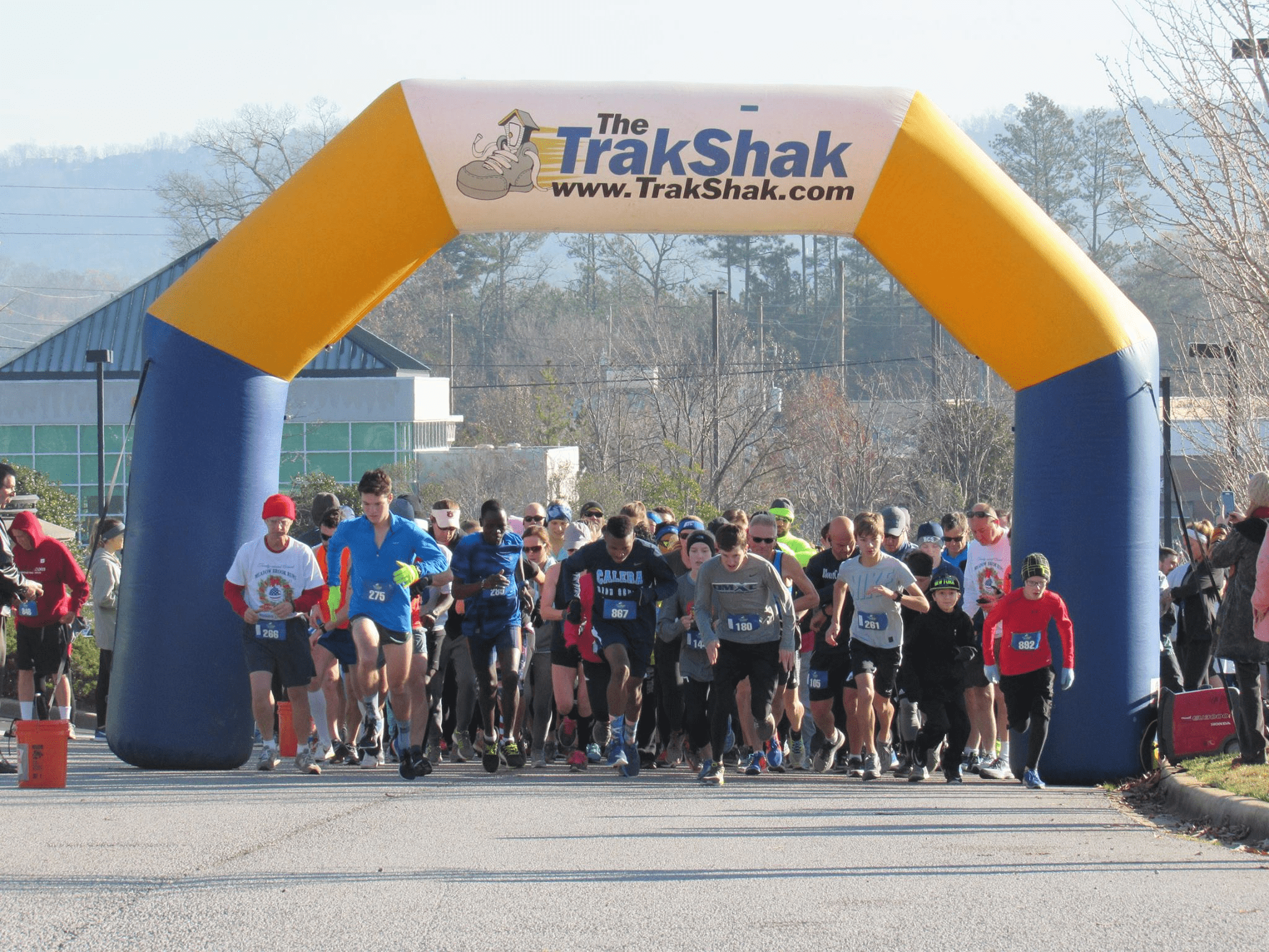 Are We There Yet Meadow Brook Run Crowd Photo credit justforrunning.com