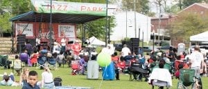 Music Notes Jazz in Park crowd with view of stage TJW 0663