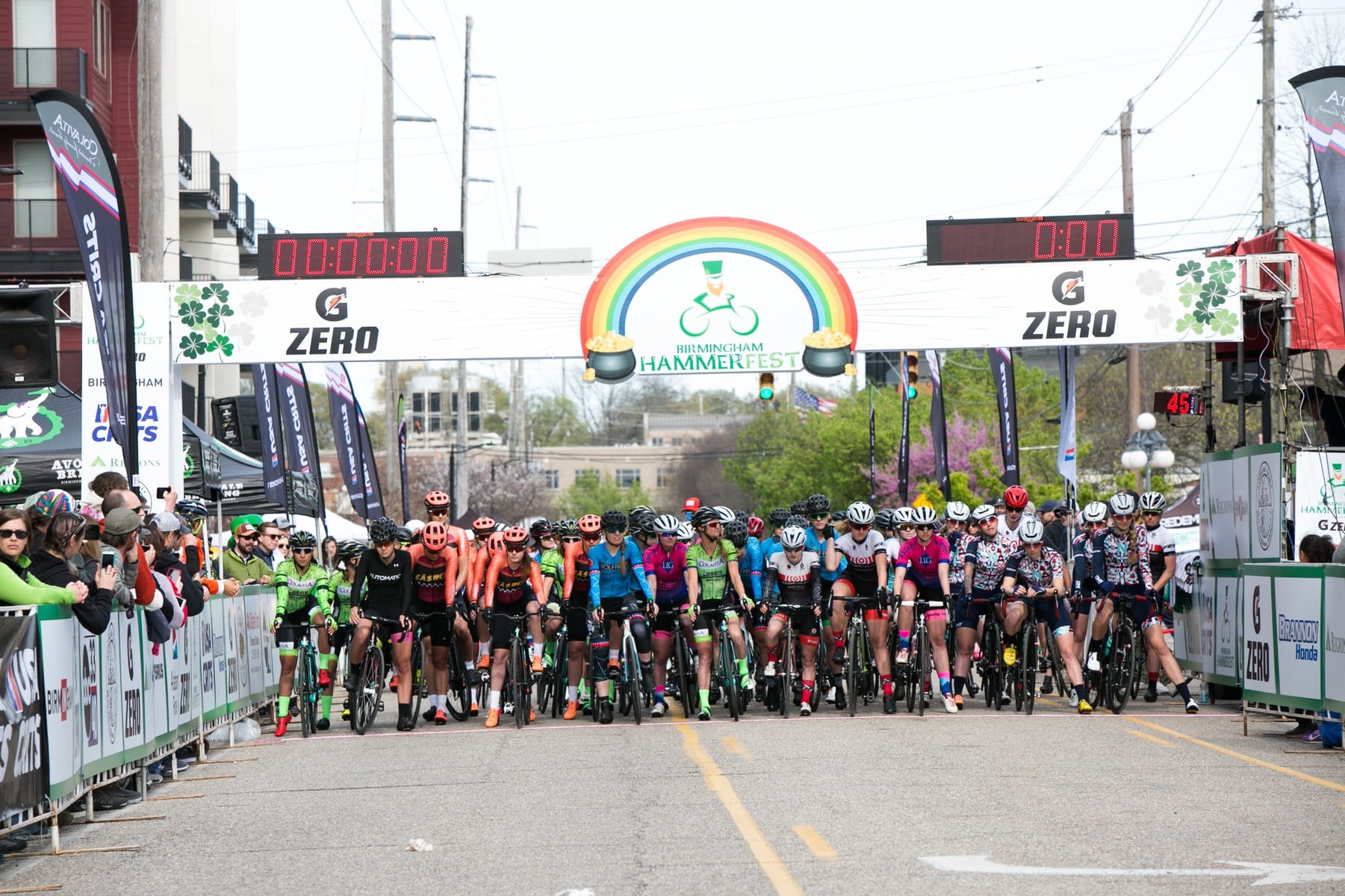 Female Cyclists scaled 1