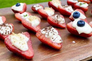 Cheesecake Stuffed Strawberries