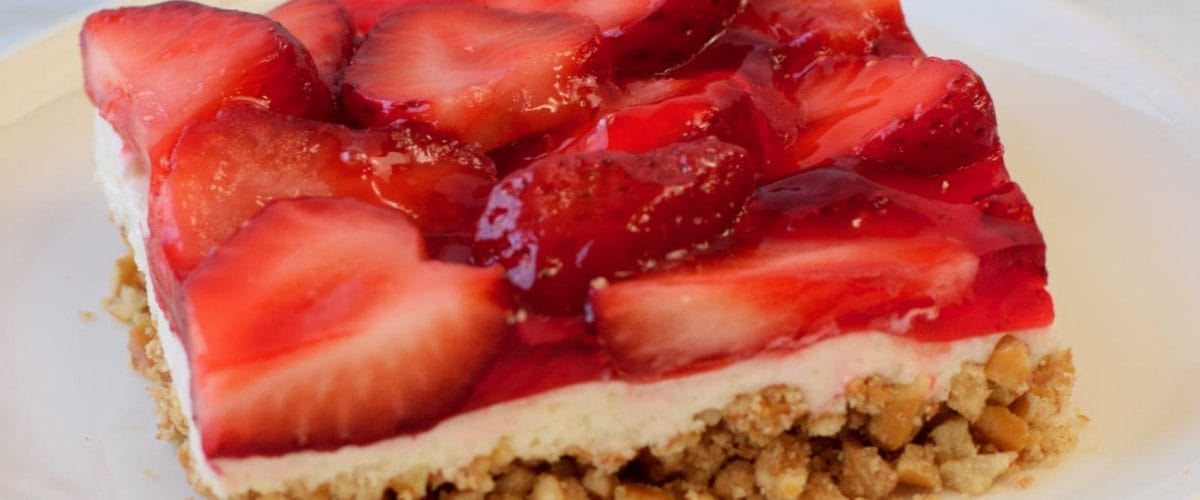 Strawberry pretzel salad