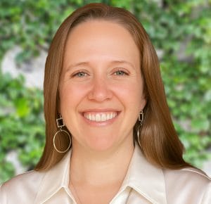 Jerri Dobelstein Headshot
