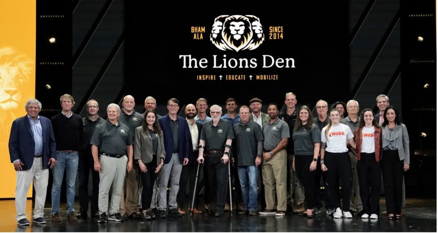 The Lions Den group shot