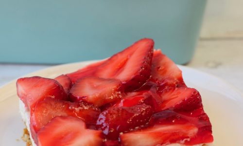 Strawberry pretzel salad